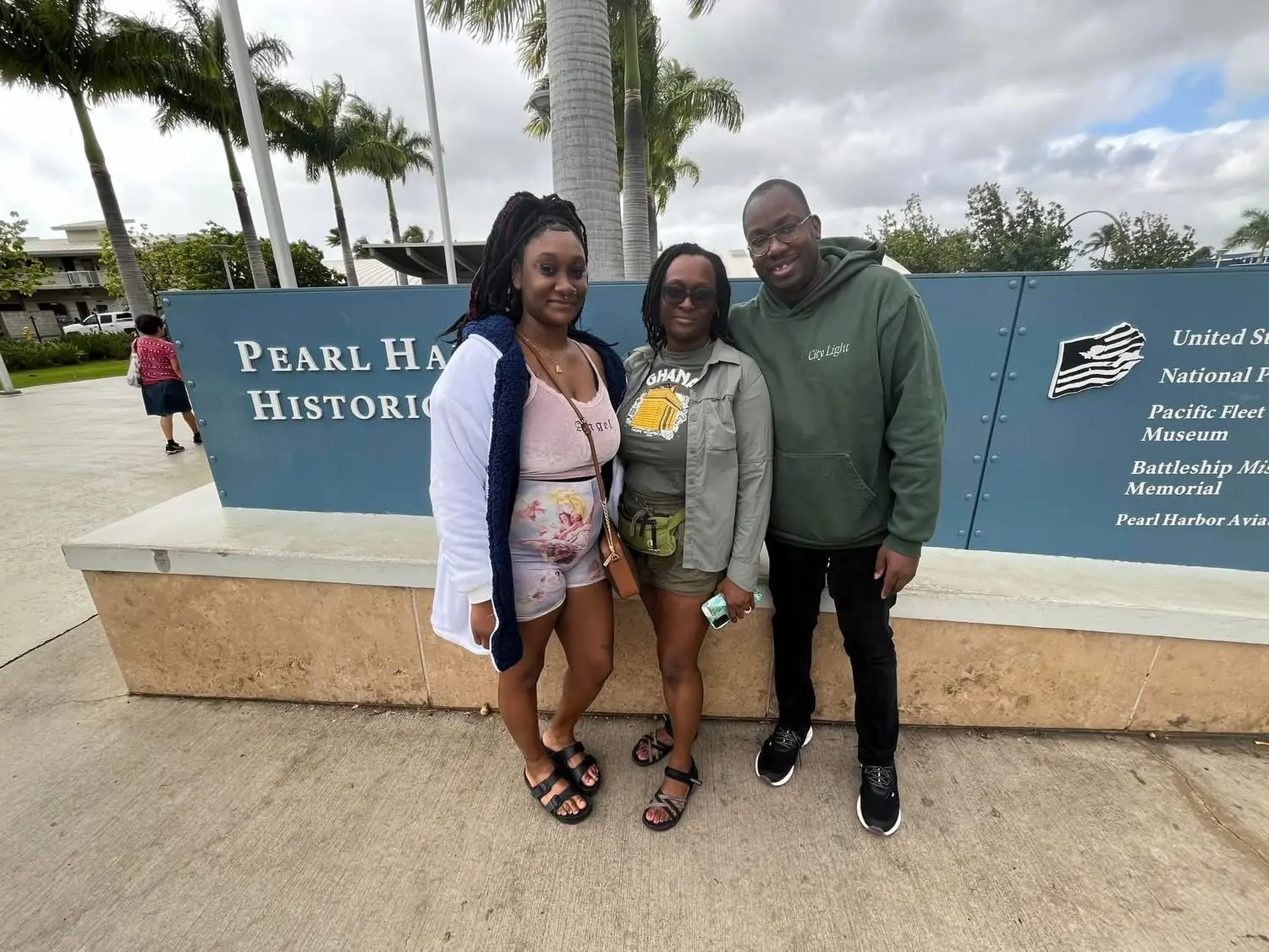 Ronnel Jones traveling with family at Pearl Harbor